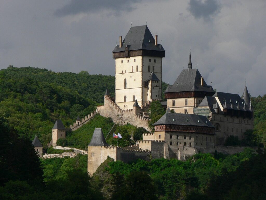 Excursii de o zi la Castelul Karlštejn din Praga