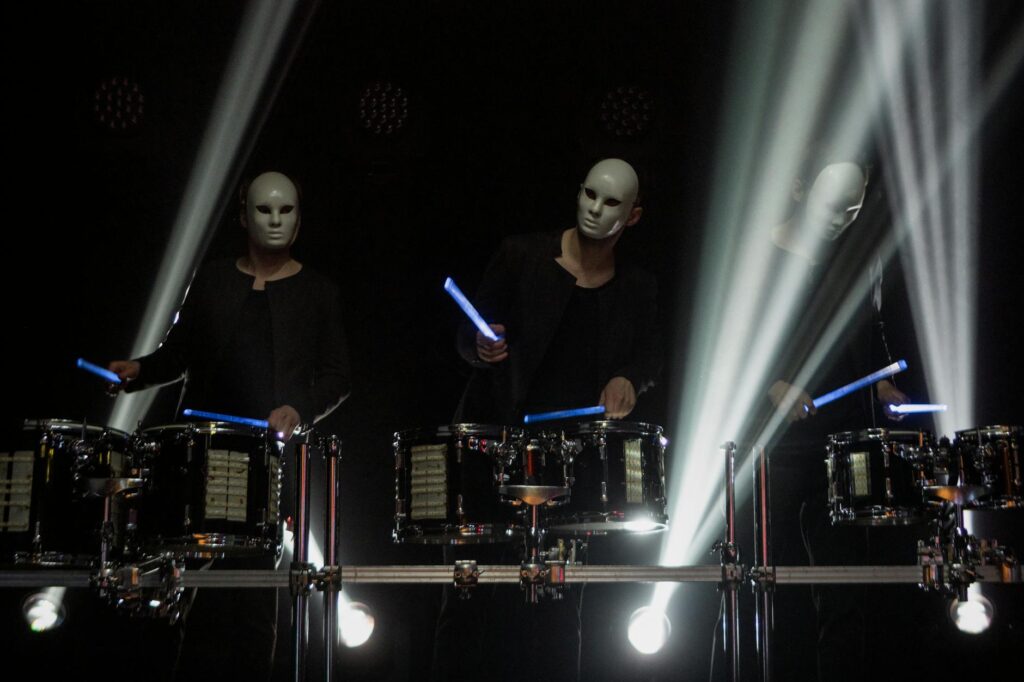 Spectacole de teatru în lumină neagră în Praga